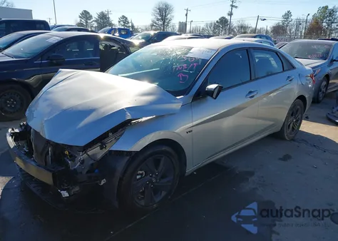 2021 Hyundai Elantra Sel z USA, uszkodzony, nr VIN 5NPLM4AG9MH021569